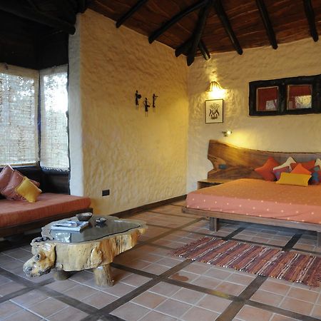 Mandlā Kanha Earth Lodge מראה חיצוני תמונה
