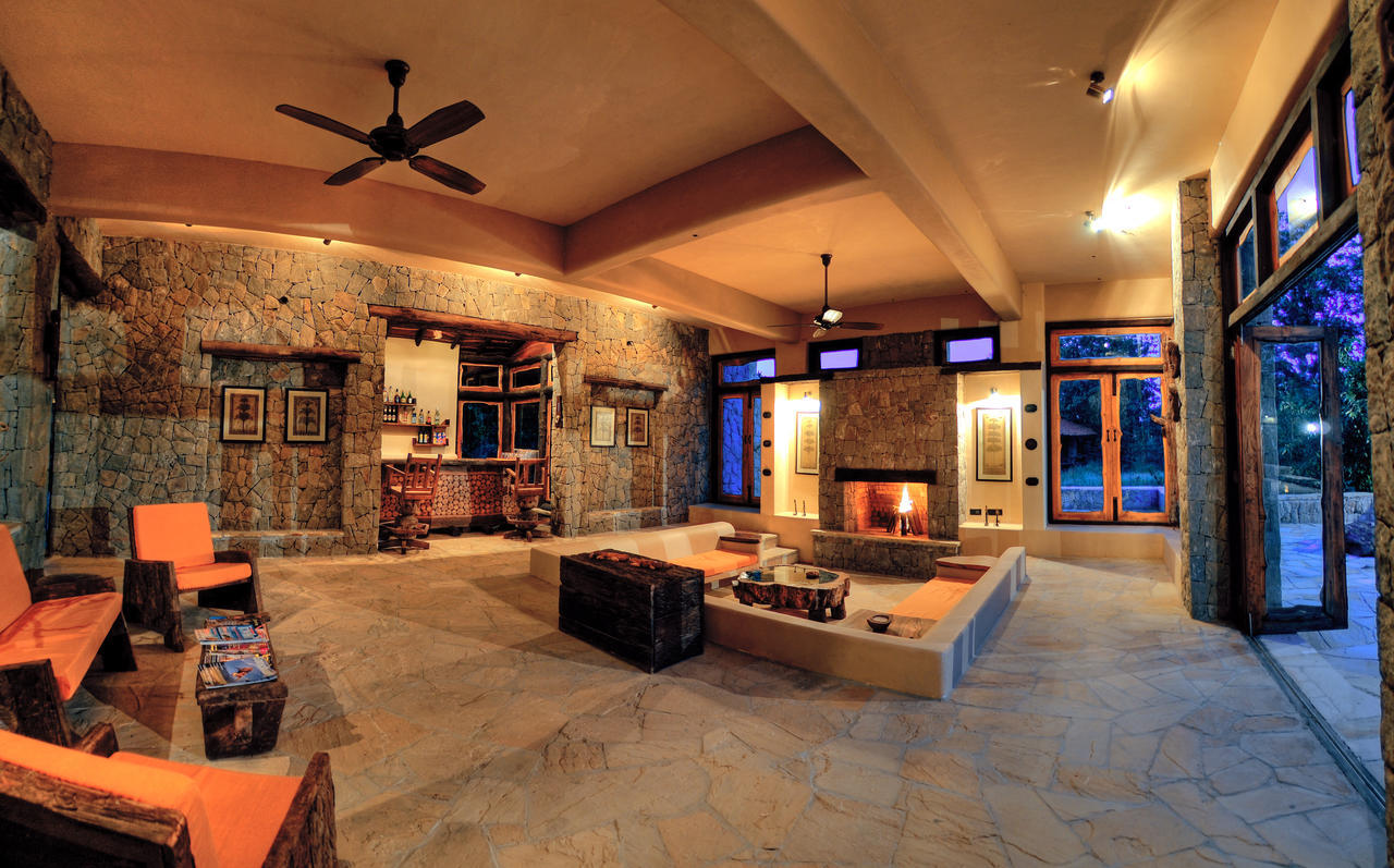 Mandlā Kanha Earth Lodge מראה חיצוני תמונה