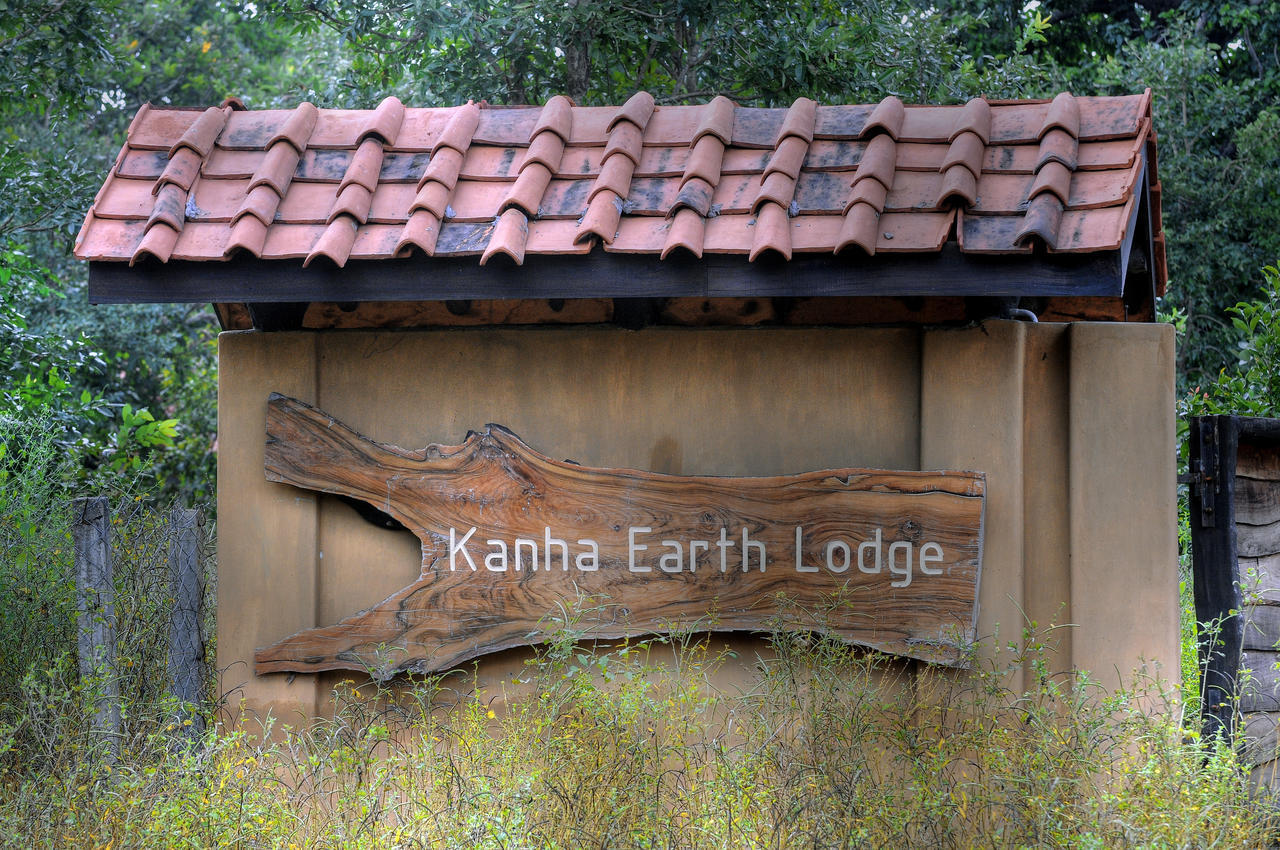 Mandlā Kanha Earth Lodge מראה חיצוני תמונה